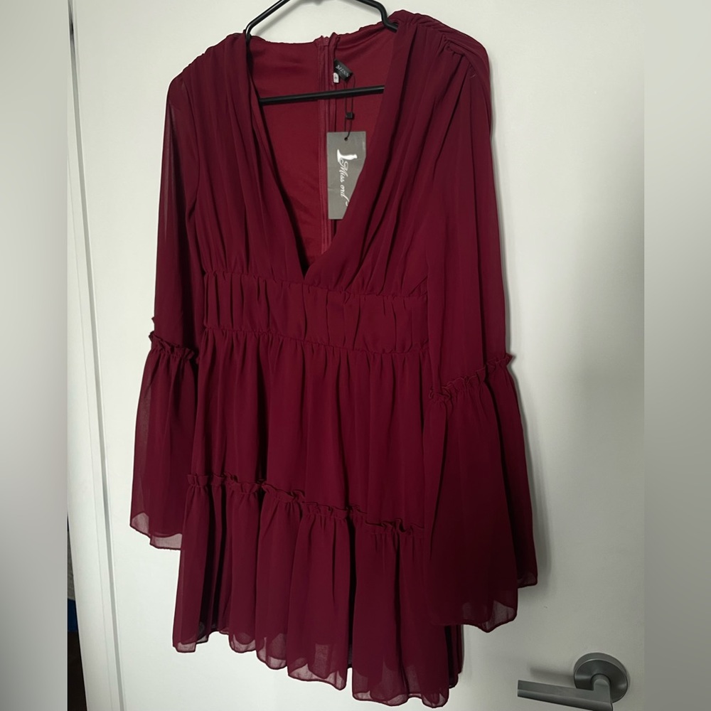Elegant Burgundy Long Sleeve Dress